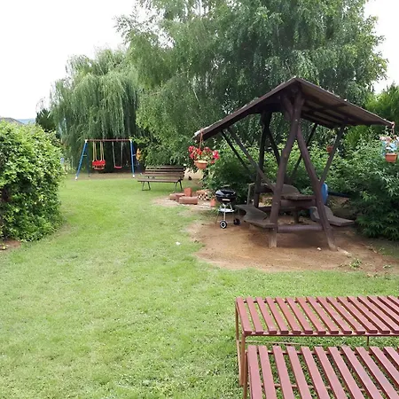 Gyoengy-haz Oenallo Nyaralo Holiday home