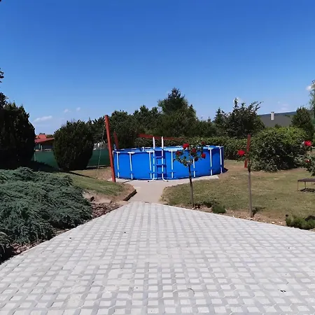 Gyoengy-haz Balaton, Oenallo Nyaralo בית נופש *