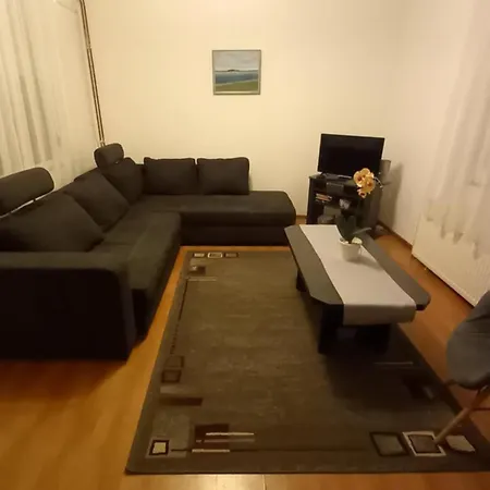 Gyoengy-haz Balaton, Oenallo Nyaralo