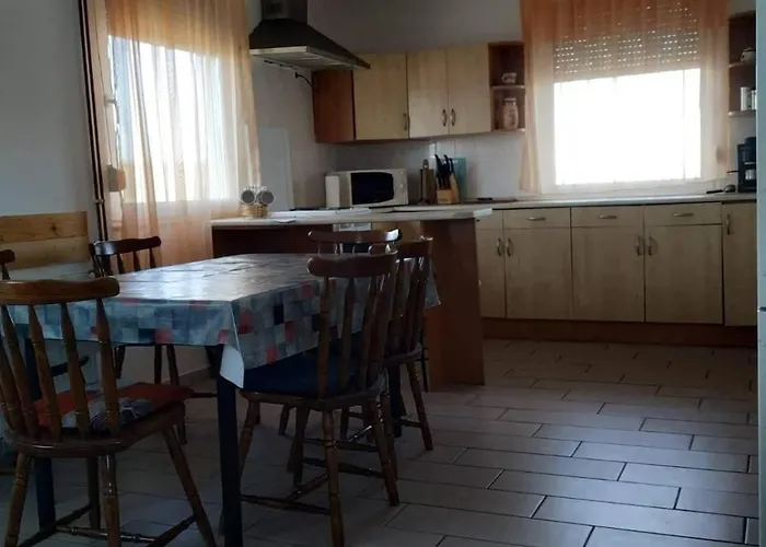 בית נופש Gyoengy-haz Balaton, Oenallo Nyaralo *